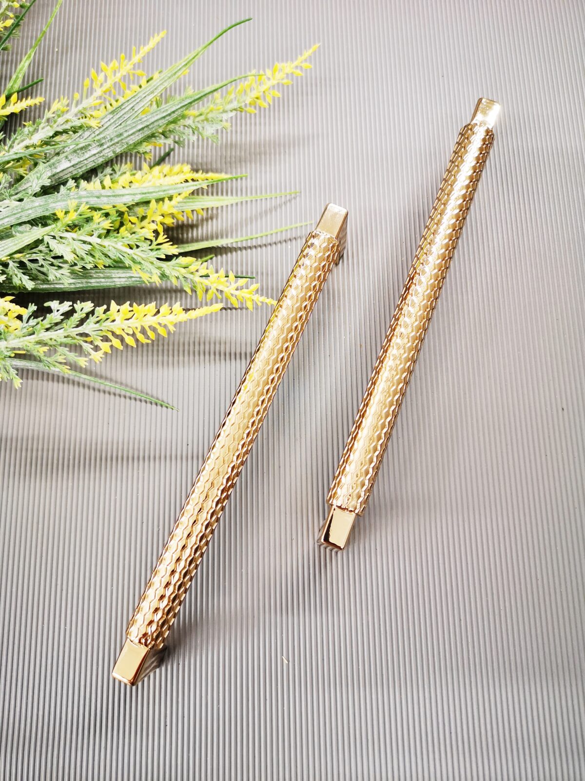 gold knurled bar handles